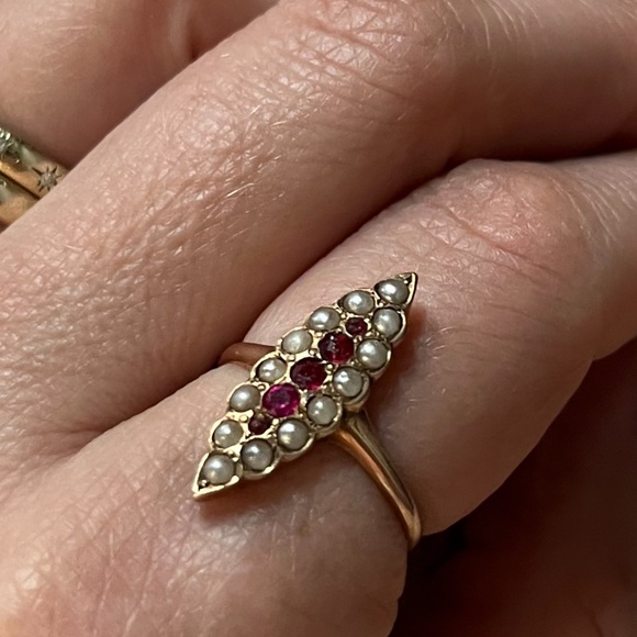 Art Deco 10K yellow gold 0.1ct Ruby Seed Pearl Navette ring ❤️ - Picture 9 of 9